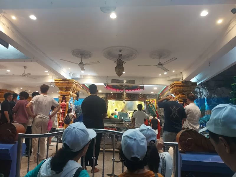 Batu caves temple puja