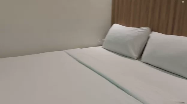 Easy hotel bed