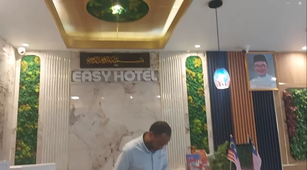 Easy hotel reception